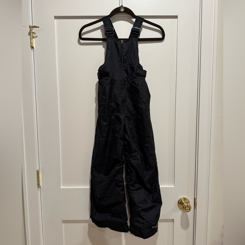 COLUMBIA black snow bib for kids. Size Small (8). Worn lightly twice.